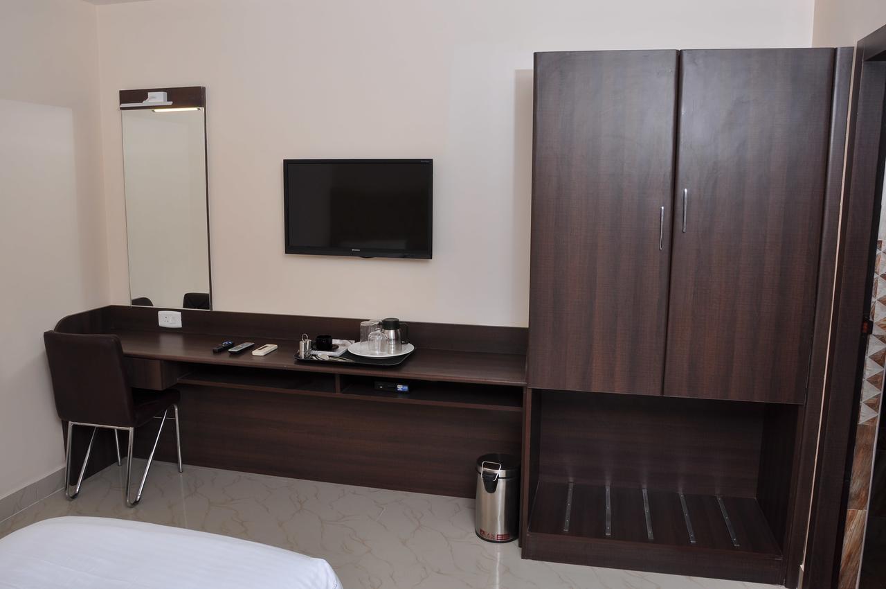 Almas Inn Hotels & Resorts Chennai Exterior foto